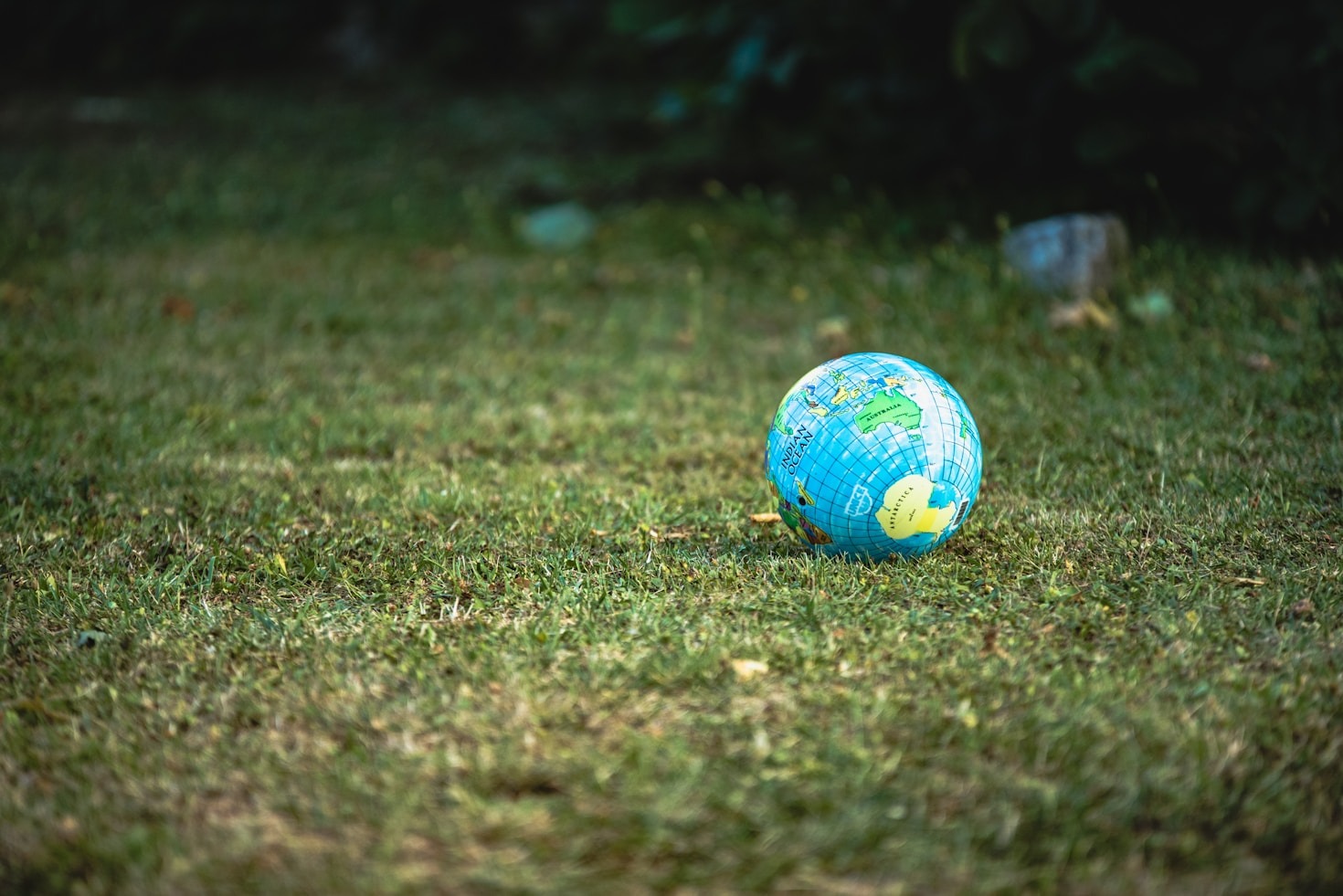 The 17 SDGs and the Lebanese Global Community